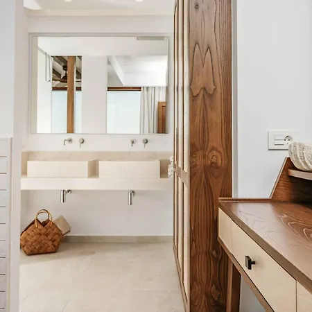 Aurora Thesan فيلة