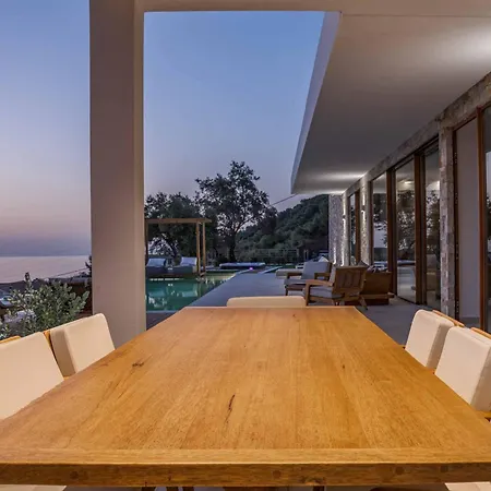 Aurora Thesan Villa *