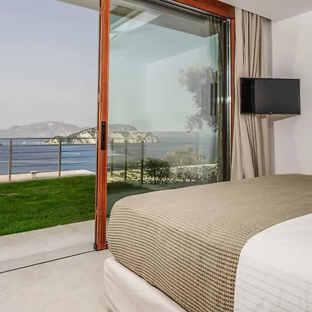 Aurora Thesan * Marathiás